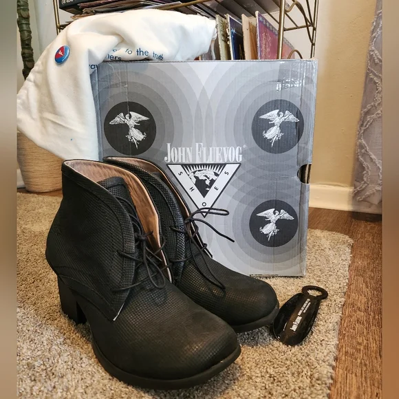 John Fluevog Splendid Black Ankle Boot 9 with box - Picture 2 of 5